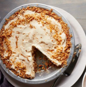 Haagen-Dazs® Dulce de Leche Ice Cream Pie with Pretzel Crust