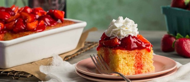Duncan Hines® Strawberry Poke Cake